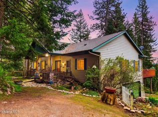 17461 N Right Fork Rd, Hauser, ID 83854