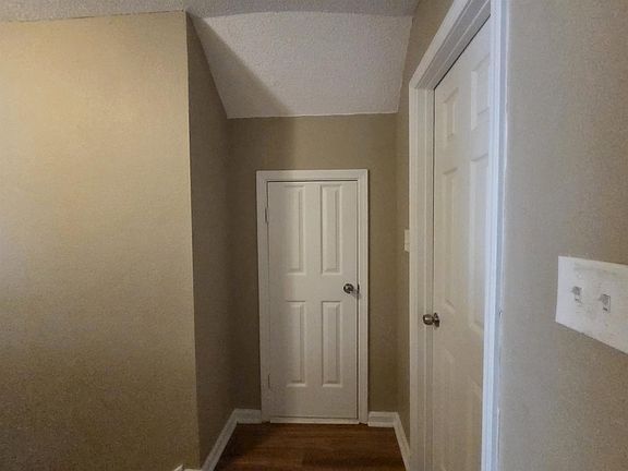 5th image of 4866 Royal Run Dr