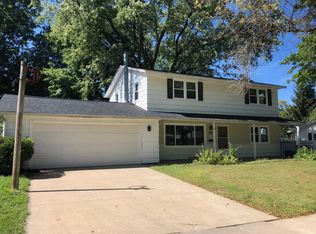1920 26th St, Marion, IA 52302