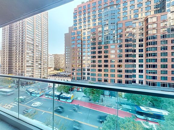 5th image of 237 E 34th St APT 702