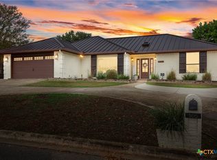 305 E Tanglewood Dr, New Braunfels, TX 78130