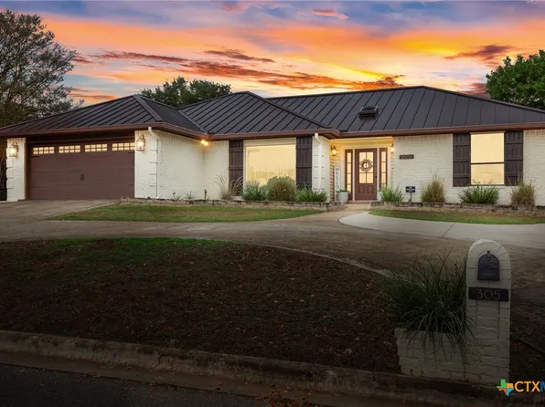 305 E Tanglewood Dr, New Braunfels, TX 78130