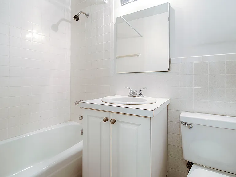 225 E 36th St #5H — Photo 5