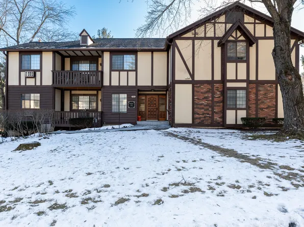 9 Rollingwood Dr, Brookfield, CT 06804