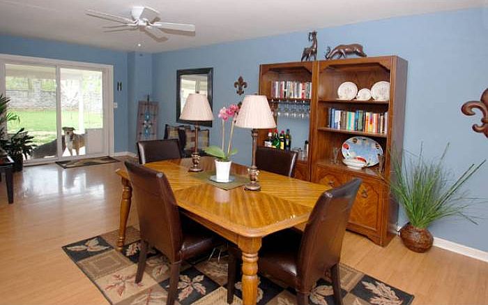 2nd image of 923 Avondale Ave