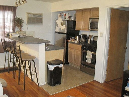 5th image of 2213 N High St APT C