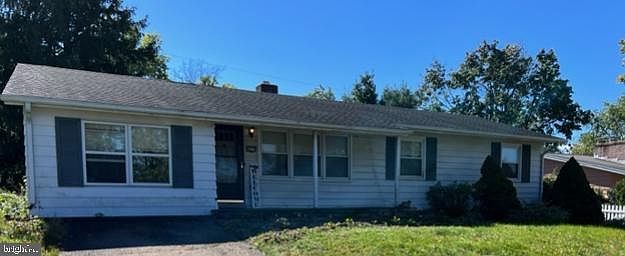 2nd image of 4619 Surrey Rd