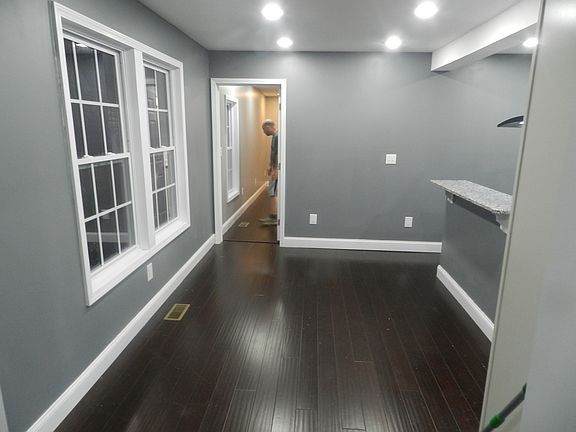 5th image of 4401 Washington Ave SE
