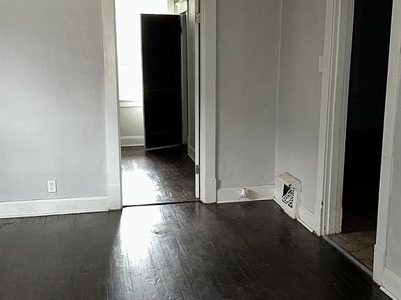 2nd image of 1026 Hornsby Ave