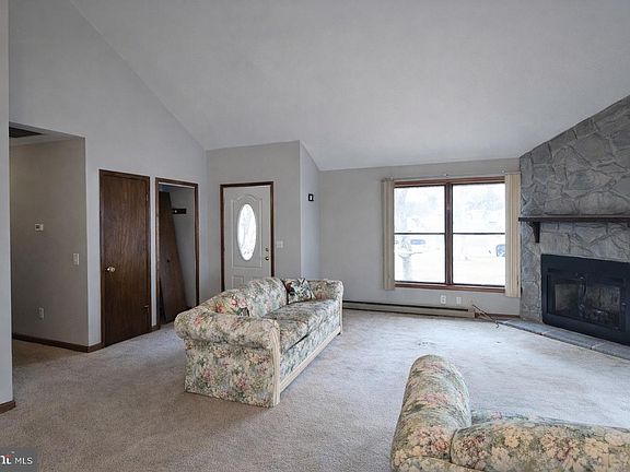 2nd image of 110 Sandyhook Rd