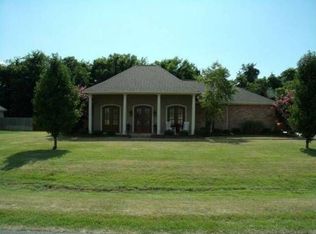 201 Lakewood Point Dr, Bossier City, LA 71111
