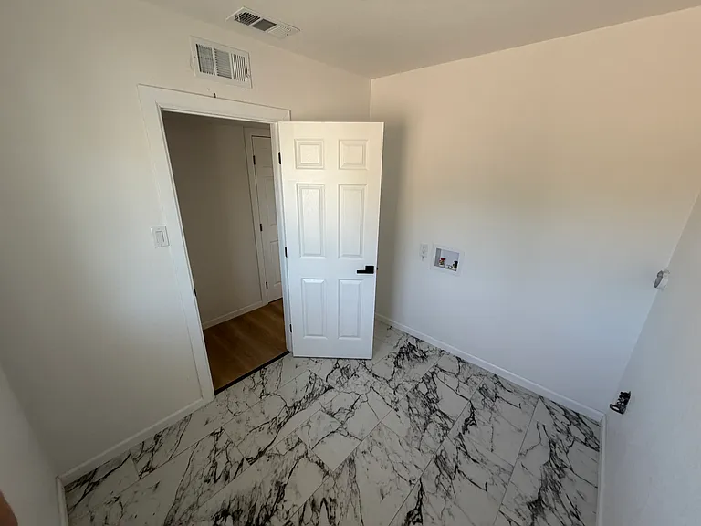 1717 S Washington Ave — Photo 19
