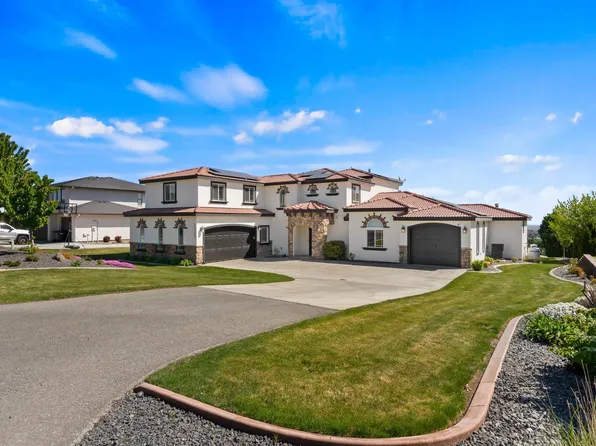 13705 S Grandview Ln, Kennewick, WA 99338