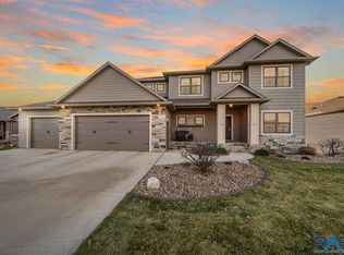 7109 E Sierra Trl, Sioux Falls, SD 57110