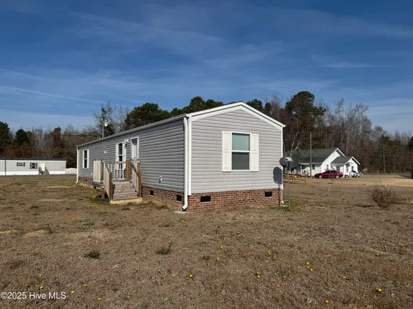 5413 Wire Grass Road, Orrum, NC 28369