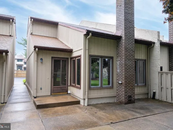 834 W Aaron Dr, State College, PA 16803