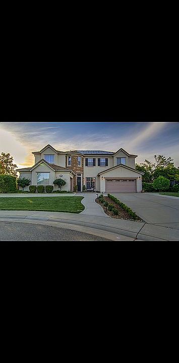 1st image of 300 Bellewood Ct