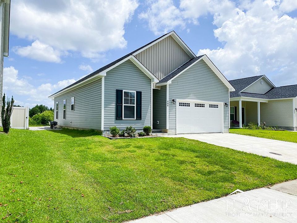 1st image of 904 Jade Ln.