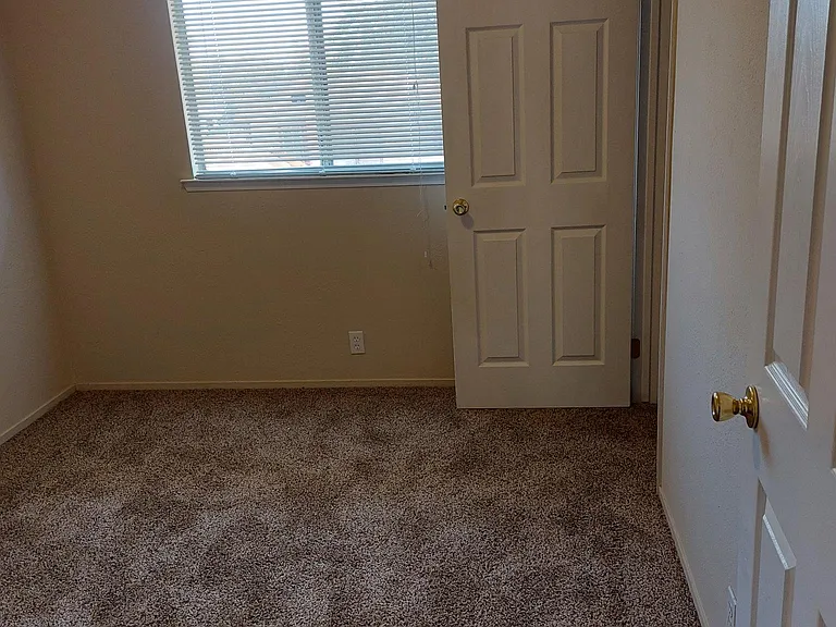 32234 Miller St — Photo 19