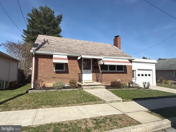 566 Baer Ave, Hanover, PA 17331