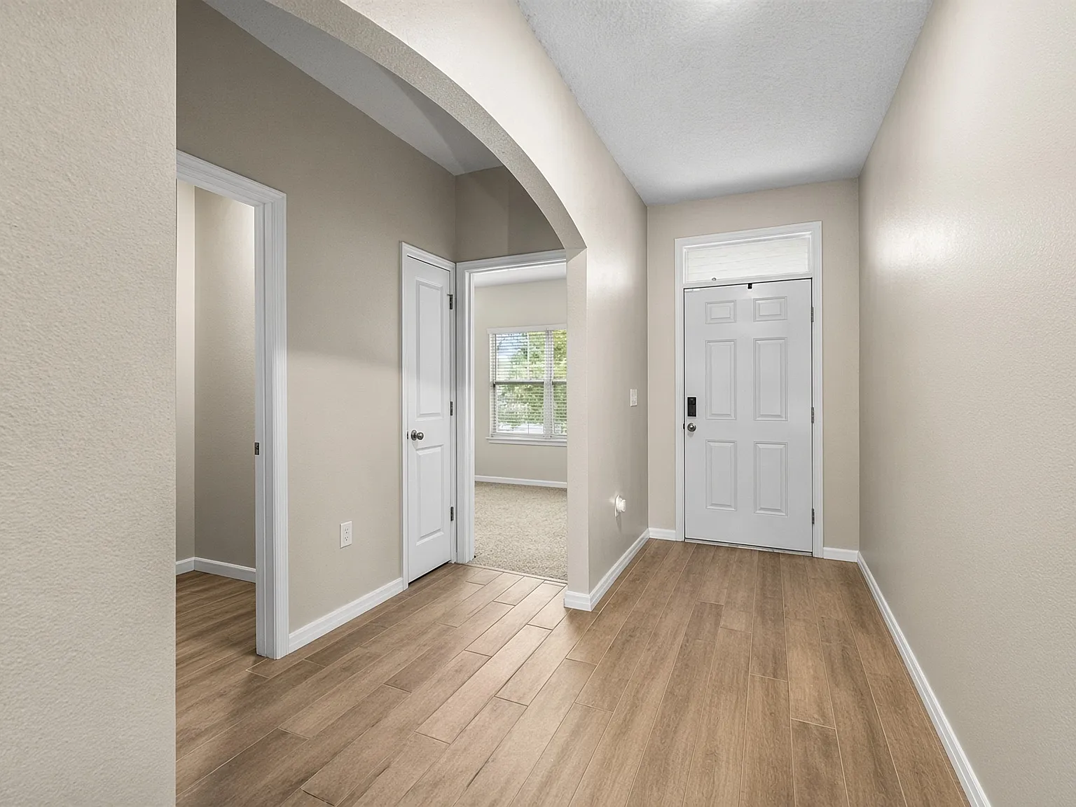 3 bed, 1615 sqft, $2,550 — Photo 2