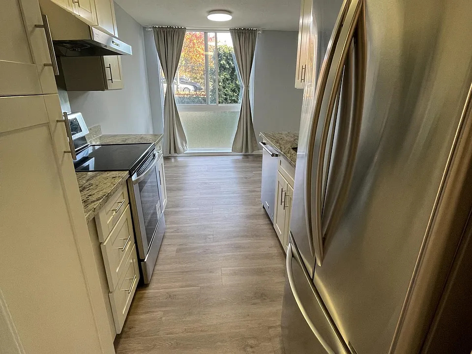 181 Del Medio Ave #110
