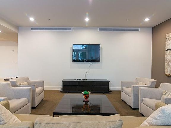 2nd image of 400 4th Ave S APT 605