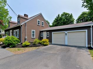 174 High St, Uxbridge, MA 01569
