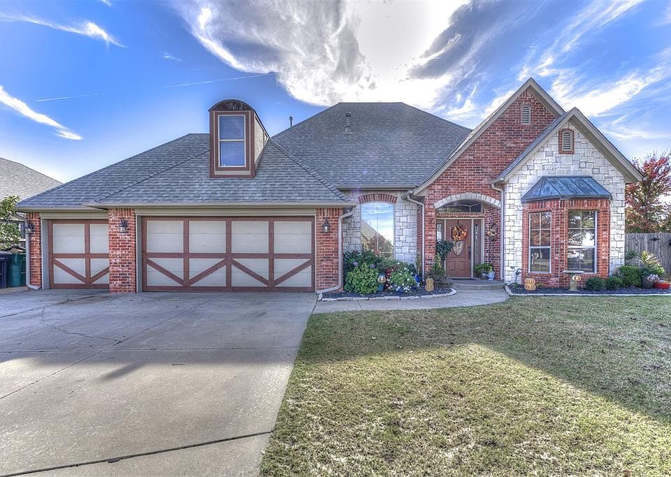 1st image of 3516 SW 123rd Pl