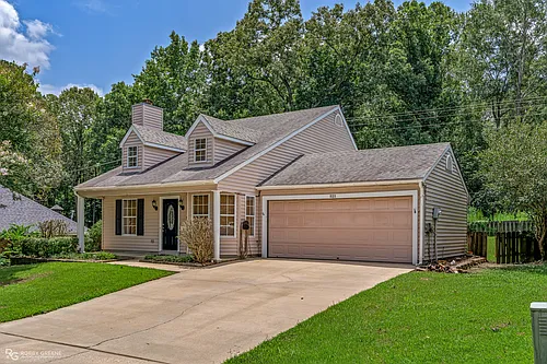 921 Pennington Ln Photo 1