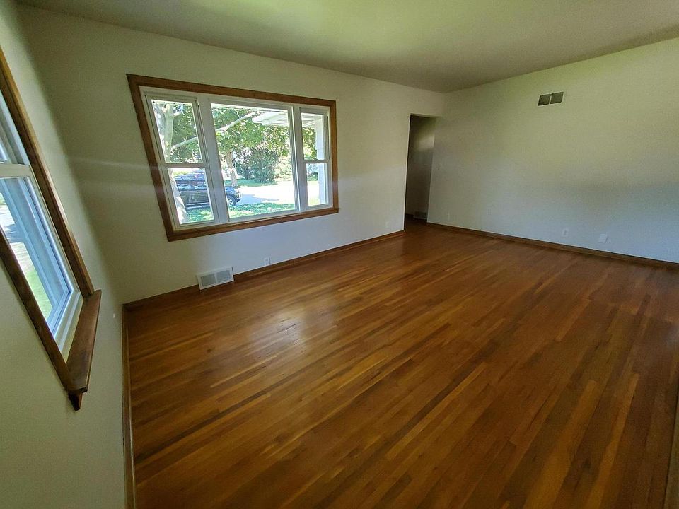 1st image of 903 Werner STREET