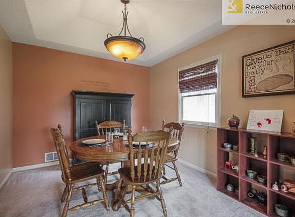 5th image of 813 NW Springwood Dr