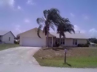 466 SE Doat St, Port Saint Lucie, FL 34983