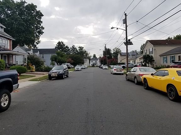 4th image of 430 Connecticut Ave