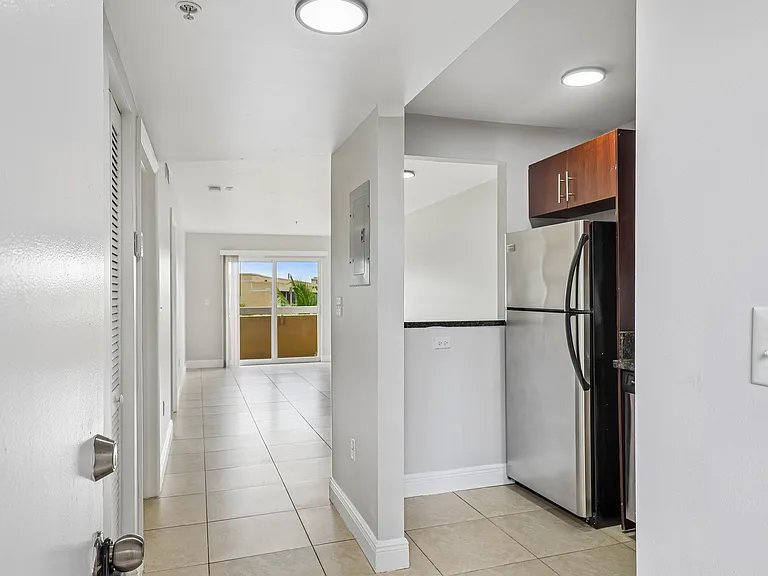The Oaks Condominium — Photo 26