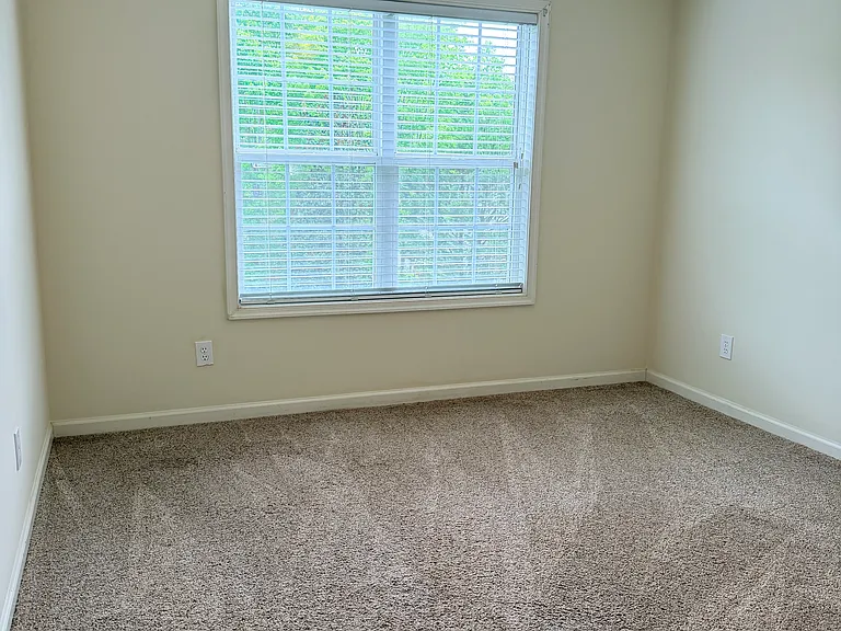 104 W Acres Cres — Photo 10