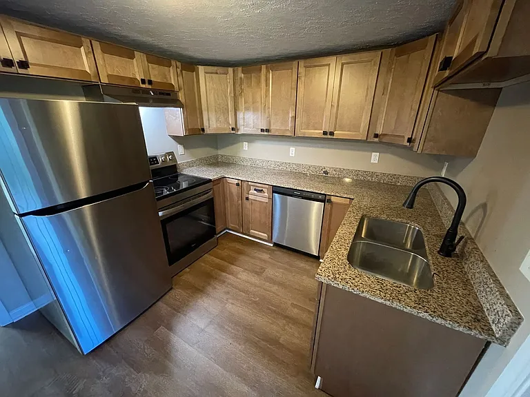 2274 Hempridge Rd — Photo 5