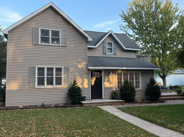 505 3rd St, Lyle, MN 55953