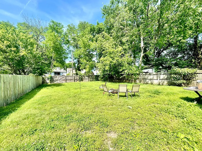 315 Grace St — Photo 17