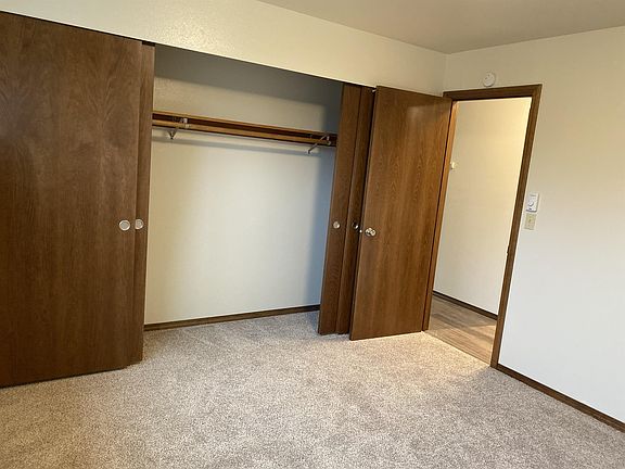 4th image of 1094 Columbia Ave #1