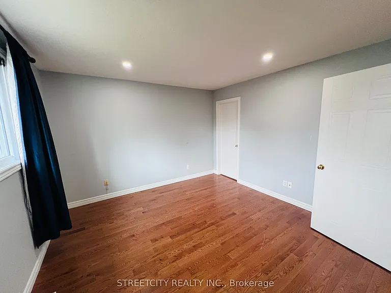 1279 Aldersbrook Rd — Photo 27