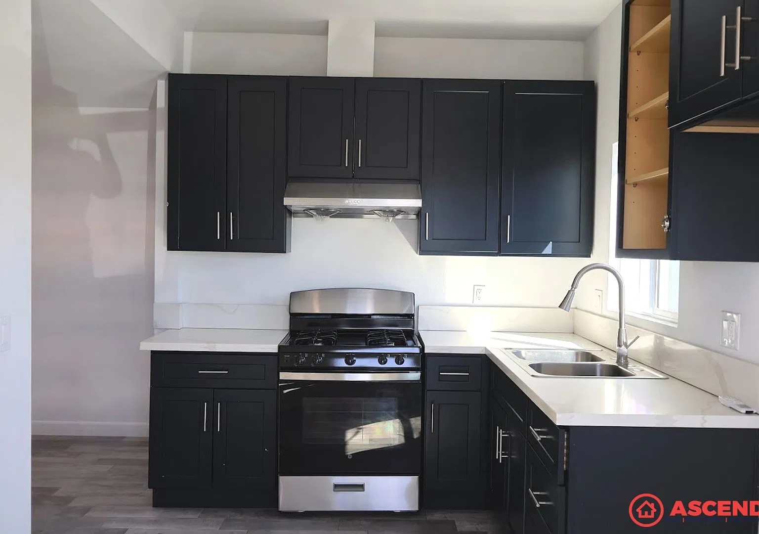 1500 Hurrle Ave — Photo 3