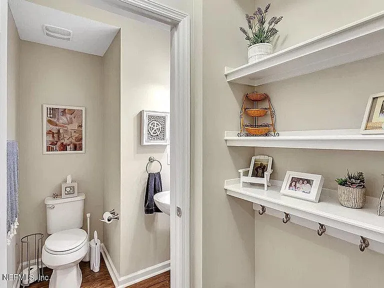 361 Richmond Dr — Photo 12