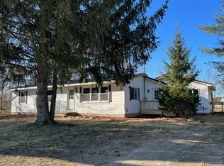 910 W Cooper Rd, Sandusky, MI 48471