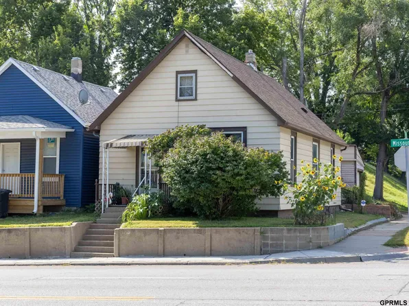 1719 Missouri Ave, Omaha, NE 68107