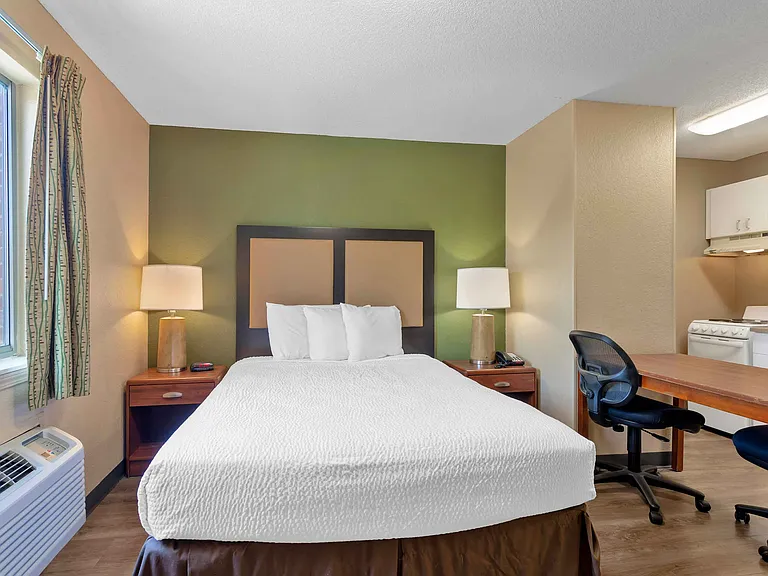 Studio Suite - 1 Queen Bed