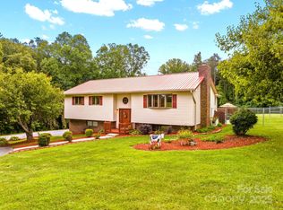 1580 Ridge Rd, Hendersonville, NC 28792