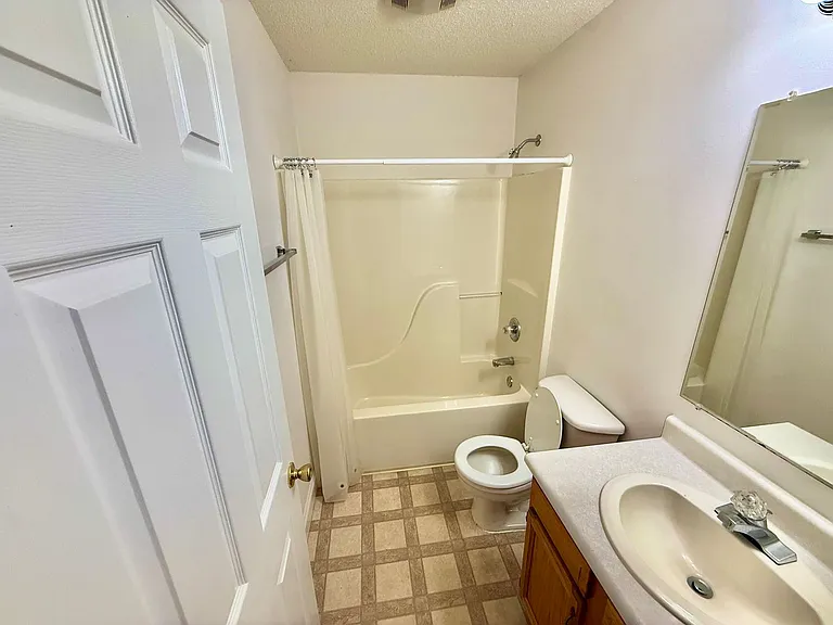 1909 Rommel Dr — Photo 15