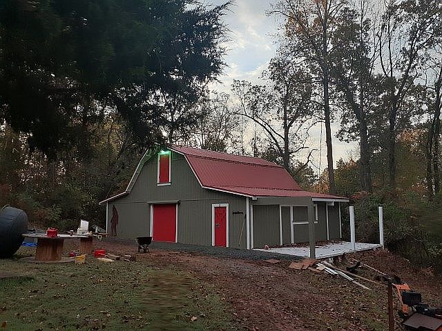 2nd image of 403 Bluff Creek Way
