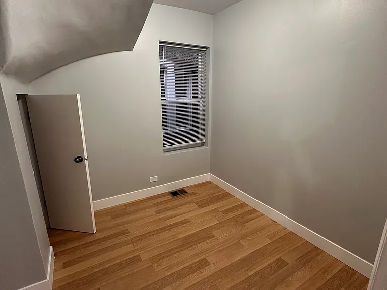 619 N Ridgeway Ave #1 — Photo 4
